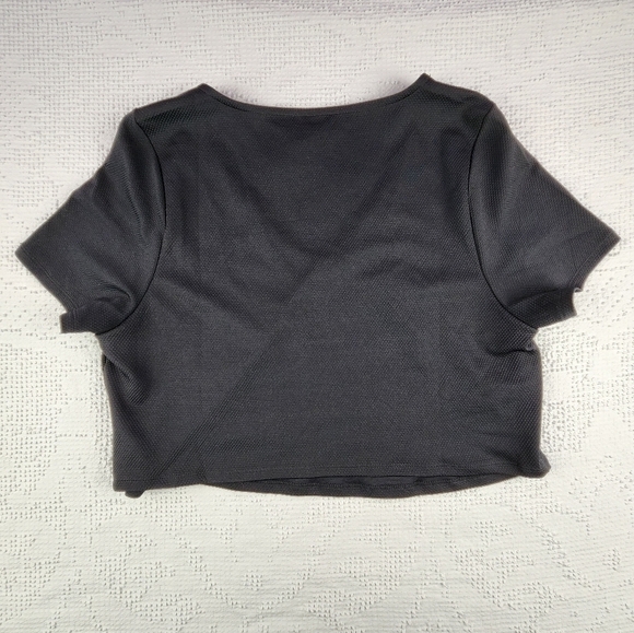 Torrid NWT Black Short Sleeve Top Size 1X - Picture 4 of 10